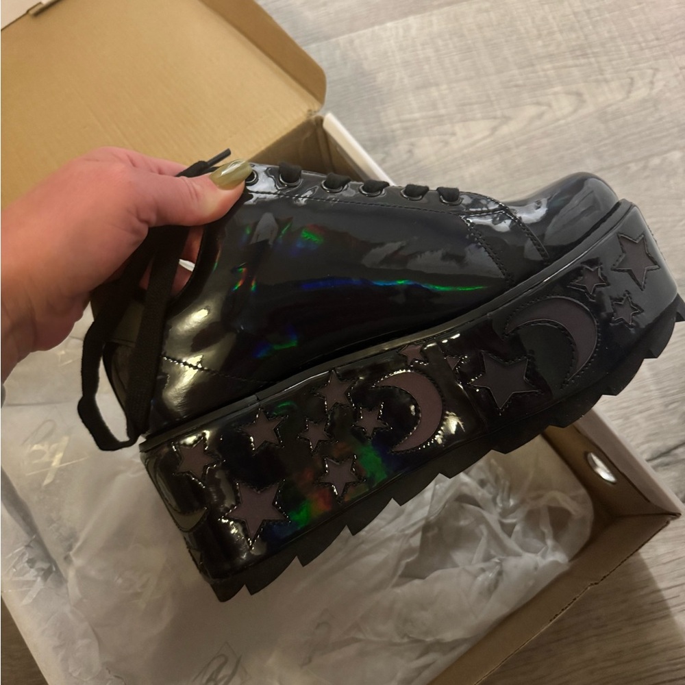 YRU REFLECTIVE LALA LUNA PLATFORM SNEAKERS (SIZE 7.5) NWT - Picture 4 of 9